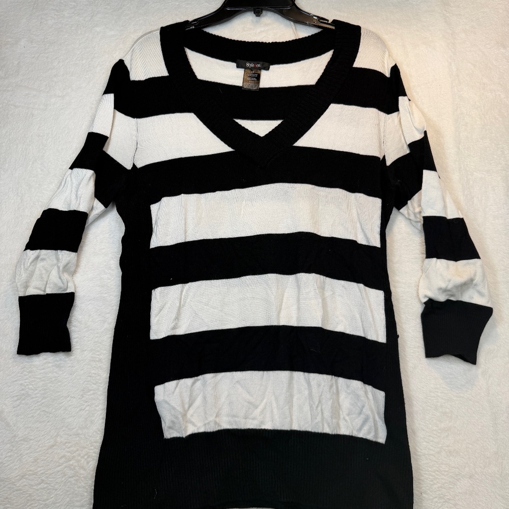 Style & Co Sweater Womens Size Large Black White Striped V-Neck Rayon Preppy